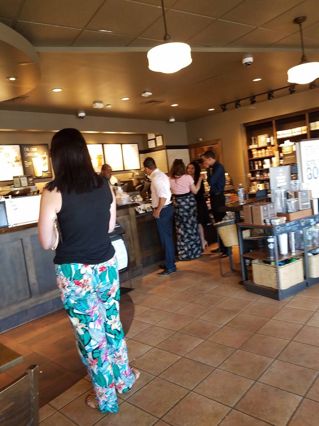 Starbucks | cafe | 980 Main St, Weymouth, MA 02190, USA | 7813314851 OR +1 781-331-4851
