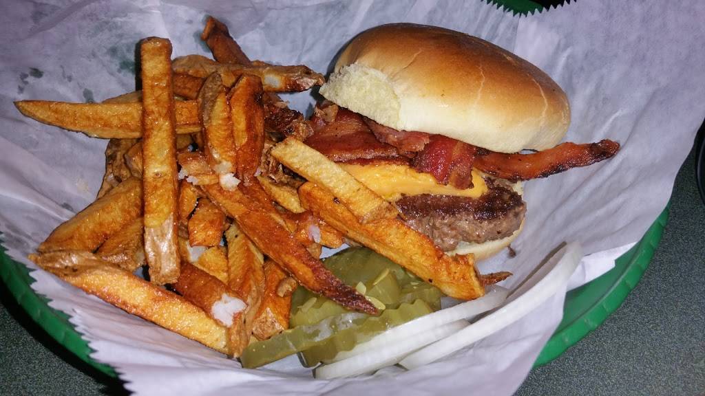 Walshs Corner Cocktail | restaurant | 304 W 85th St, Kansas City, MO 64114, USA | 8163617099 OR +1 816-361-7099