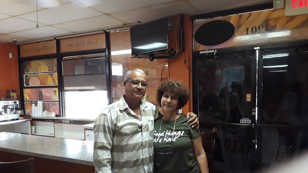 Lucys Cafe | restaurant | 4201 W 16th Ave, Hialeah, FL 33012, USA | 3058285582 OR +1 305-828-5582