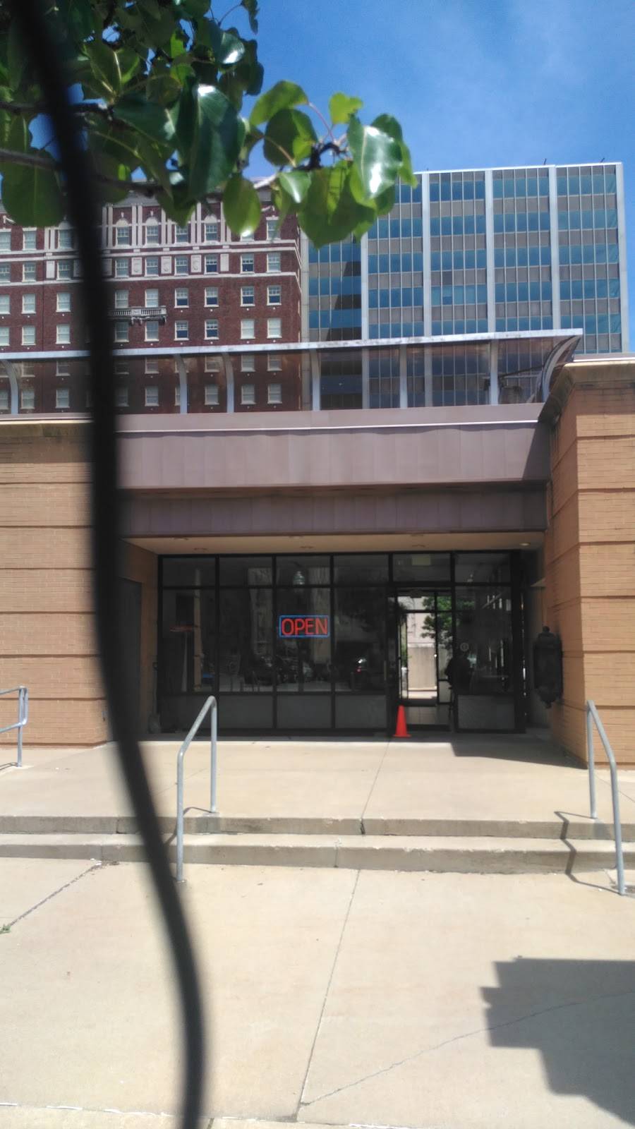 Arcade Coneys | restaurant | 215 Tuscarawas St W, Canton, OH 44702, USA | 3304542294 OR +1 330-454-2294