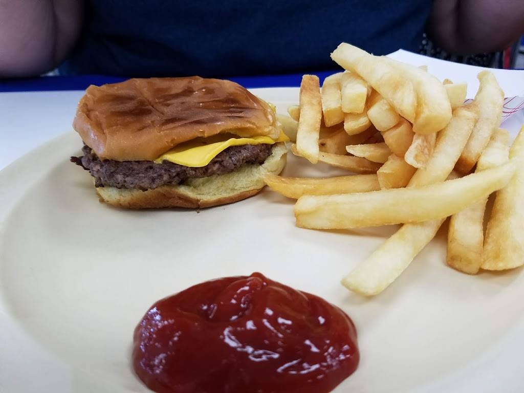 Strawberry Hill Cafe and Ice Cream Parlor | restaurant | 3092 SC-11, Chesnee, SC 29323, USA | 8644614000 OR +1 864-461-4000