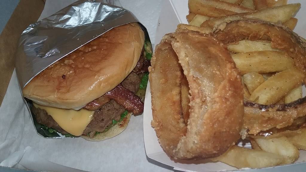 Monceauxs Take Out on Main | restaurant | 3945 Main Ave, Groves, TX 77619, USA | 4093327774 OR +1 409-332-7774