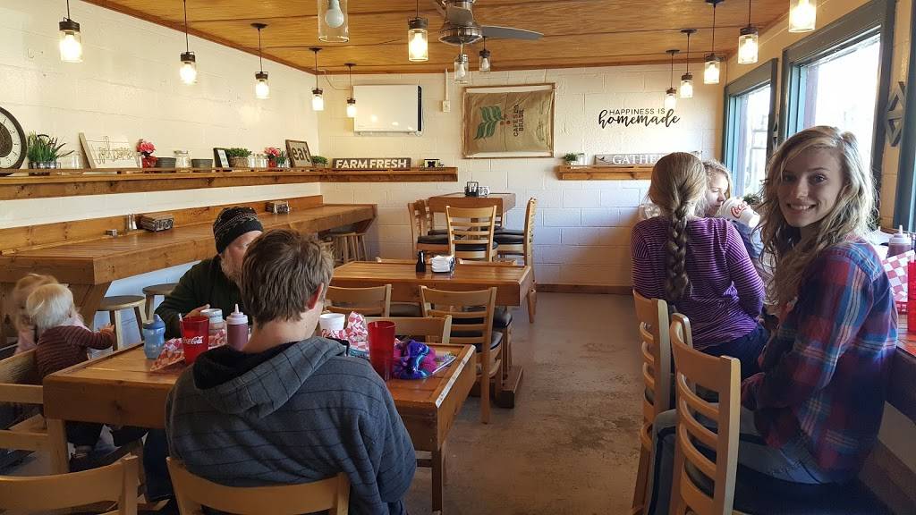 Tastebudz Southern Kitchen | restaurant | 363 E Broadway St, Newport, TN 37821, USA | 4235328550 OR +1 423-532-8550