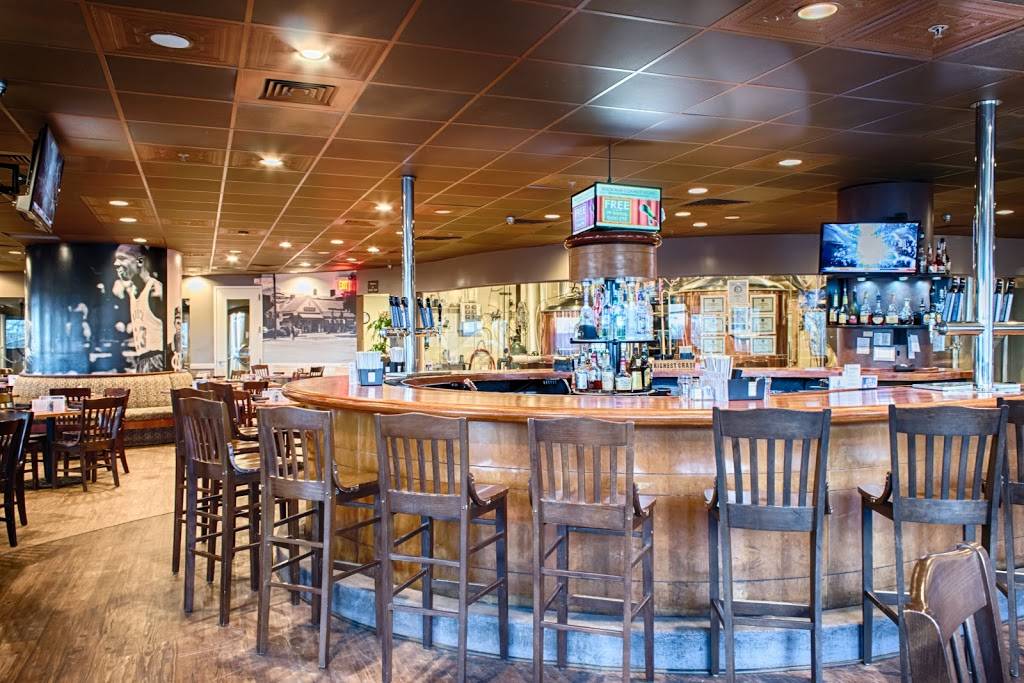 Top of the Hill Restaurant & Brewery | restaurant | 100 E Franklin St #300, Chapel Hill, NC 27514, USA | 9199298676 OR +1 919-929-8676