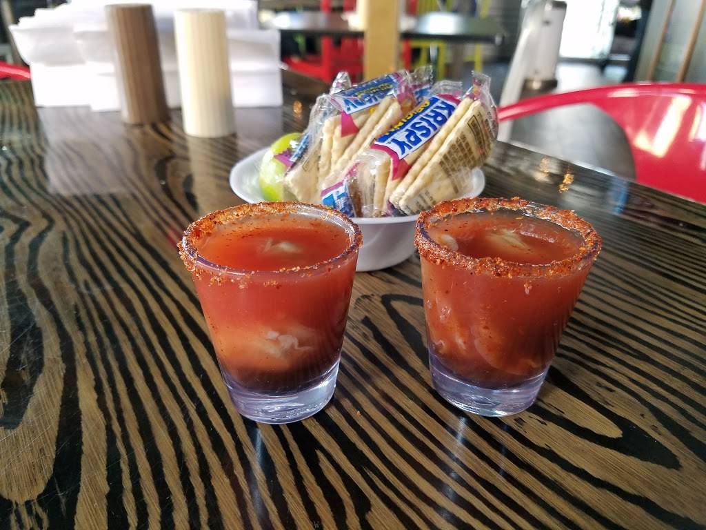 Little Shack | restaurant | 5360 N Mesa St, El Paso, TX 79912, USA | 9153211562 OR +1 915-321-1562