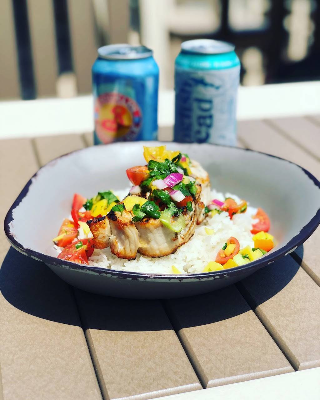 Kiwis Tiki Hut | restaurant | 101 N Boardwalk, Rehoboth Beach, DE 19971, USA | 3025672855 OR +1 302-567-2855