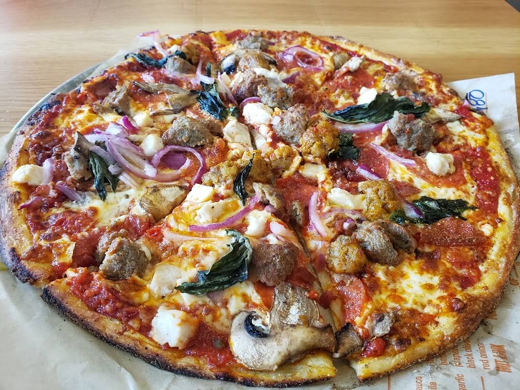 Blaze Pizza | restaurant | 4841 Yonge St, North York, ON M2N 5X2, Canada | 6475600021 OR +1 647-560-0021