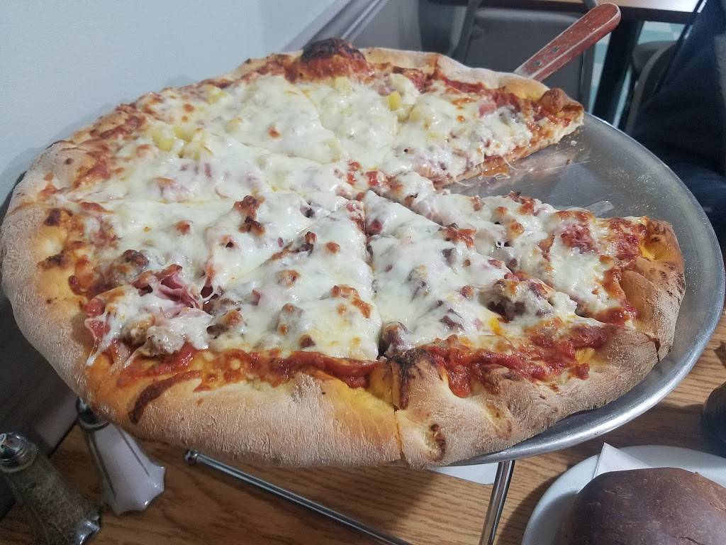 Geraces Pizzeria | restaurant | Waterford Mills Plaza, 65529 Indiana 15, Goshen, IN 46526, USA | 5745350011 OR +1 574-535-0011