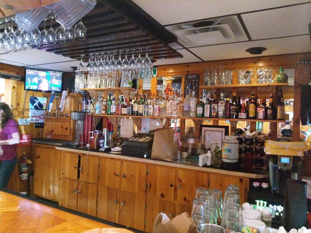 Wicked Wings | restaurant | 1 Market Pl #13, Essex Junction, VT 05452, USA | 8028797111 OR +1 802-879-7111