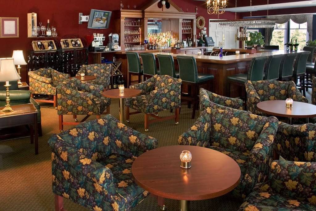 Tullamore Tavern at The White Mountain Hotel | restaurant | 87 Fairway Dr, North Conway, NH 03860, USA | 6033567100 OR +1 603-356-7100