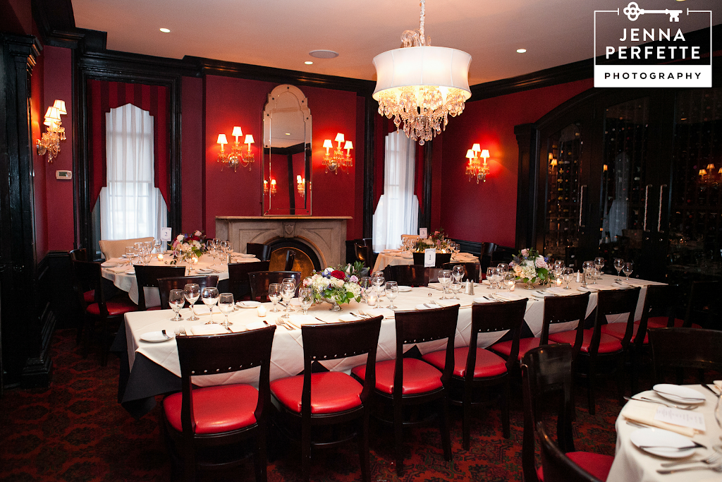 Ho-Ho-Kus Inn & Tavern | restaurant | 1 East Franklin Turnpike, Ho-Ho-Kus, NJ 07423, USA | 2014454115 OR +1 201-445-4115