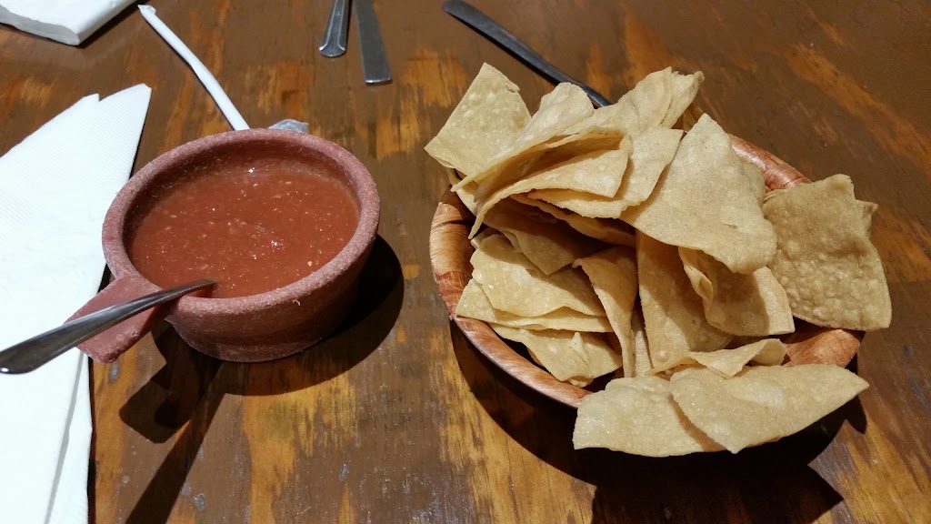 Julios Bar BQ | restaurant | 501 S Getty St, Uvalde, TX 78801, USA | 8305912099 OR +1 830-591-2099