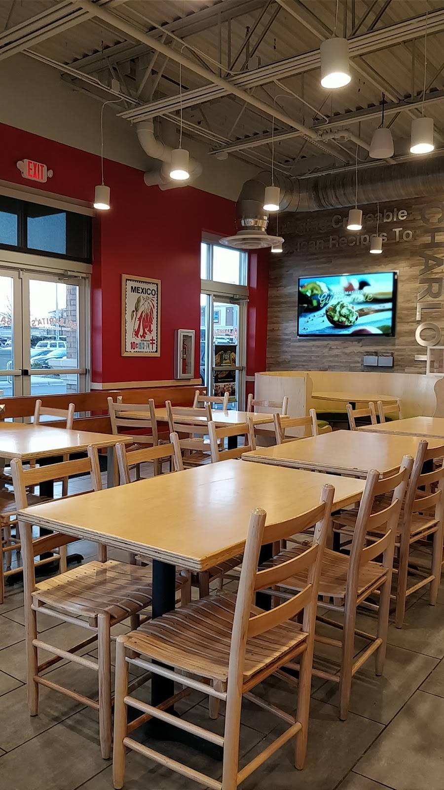 Salsaritas Fresh Mexican Grill | restaurant | 5920 Highland Shoppes Dr, Charlotte, NC 28269, USA | 7044678096 OR +1 704-467-8096