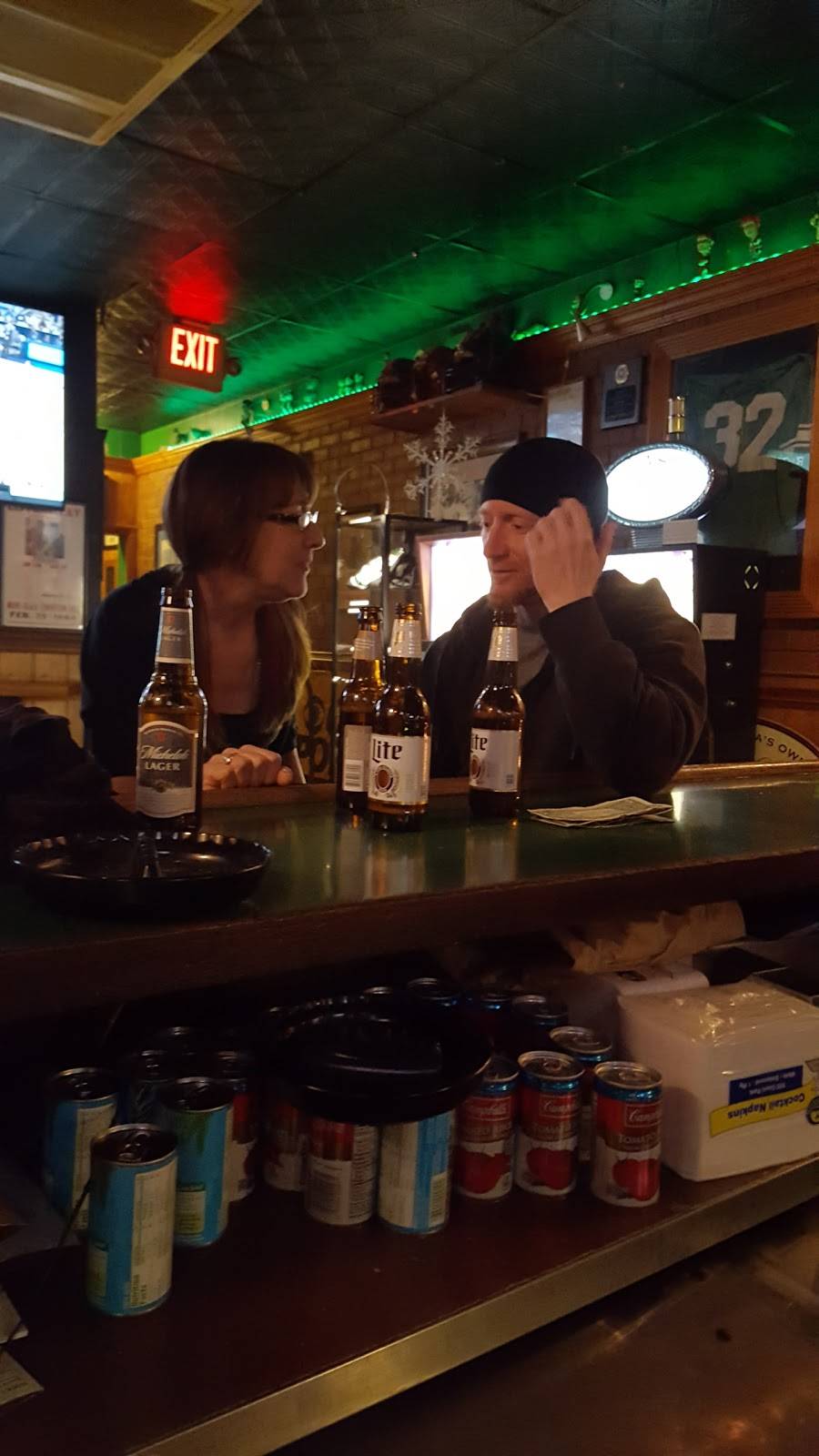 Dolans Bar | restaurant | 24 E Sellers Ave, Ridley Park, PA 19078, USA | 4844946118 OR +1 484-494-6118