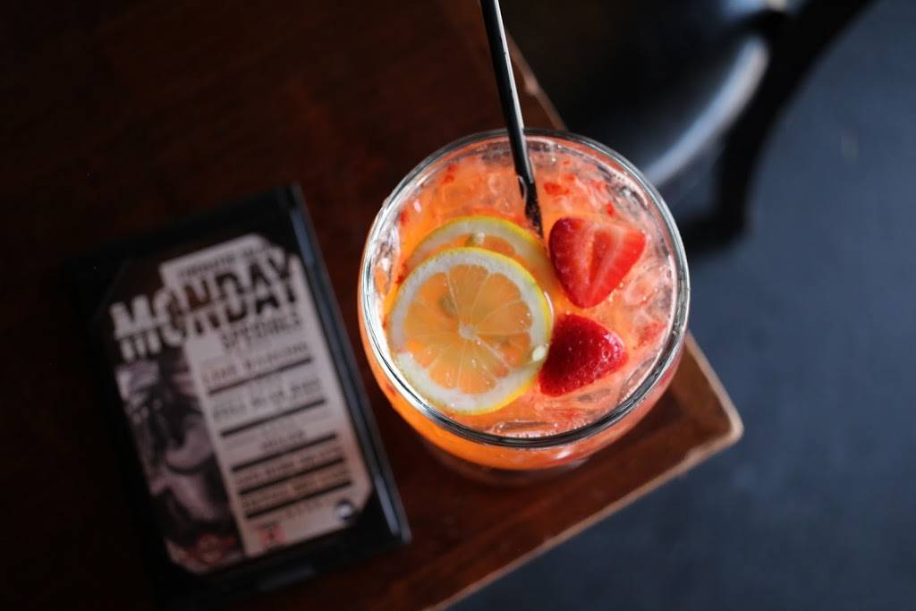 Firewater Saloon - Mount Greenwood | restaurant | 3908 W 111th St, Chicago, IL 60655, USA | 7739415625 OR +1 773-941-5625