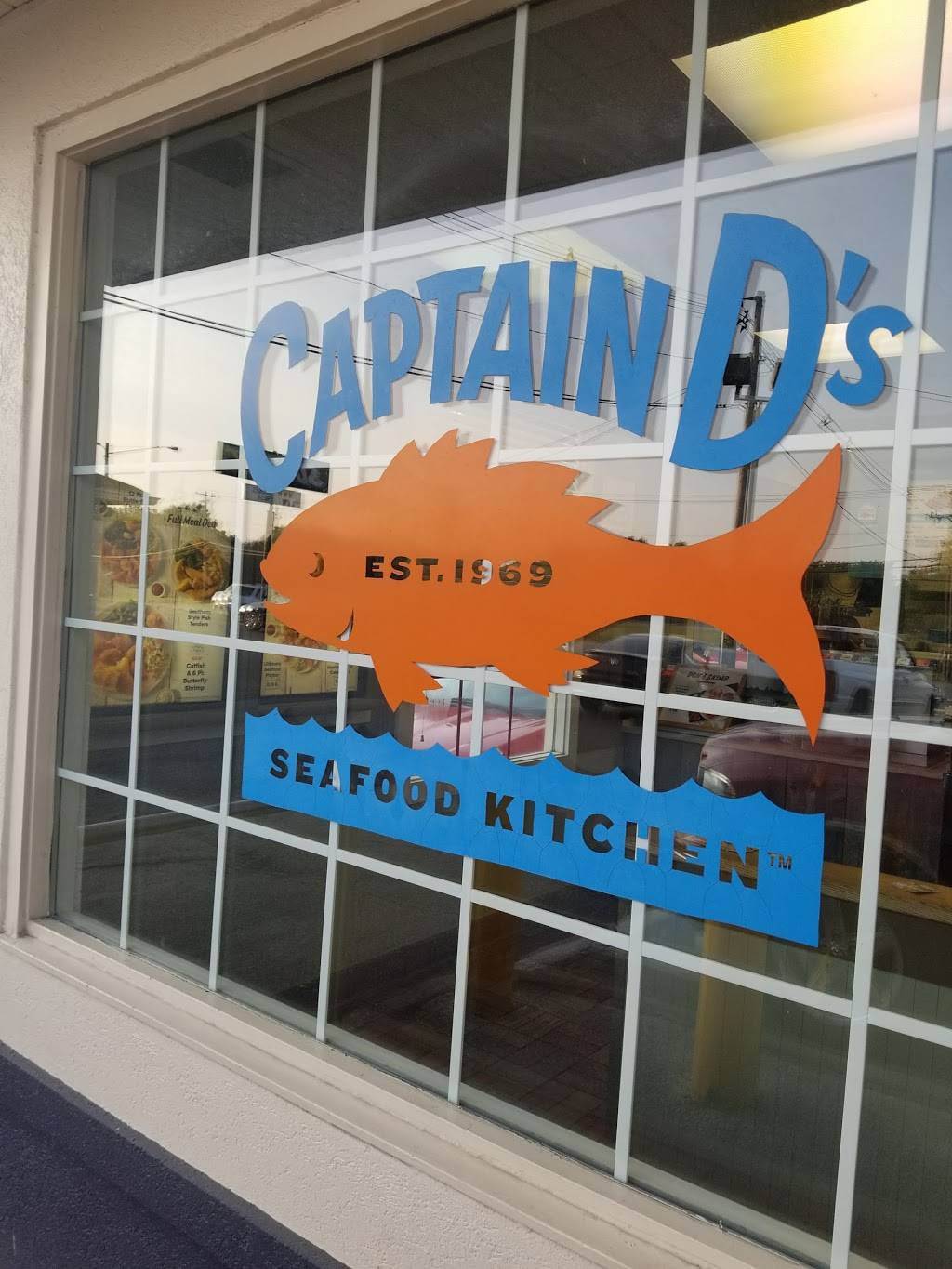 Captain Ds | restaurant | 649 Carlyle Ave, Belleville, IL 62221, USA | 6182352001 OR +1 618-235-2001