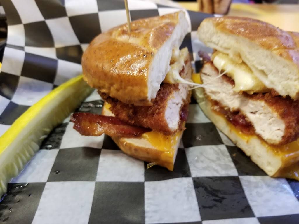 Twisted MELTZ | restaurant | 164 E Main St, Kent, OH 44240, USA | 3309684104 OR +1 330-968-4104