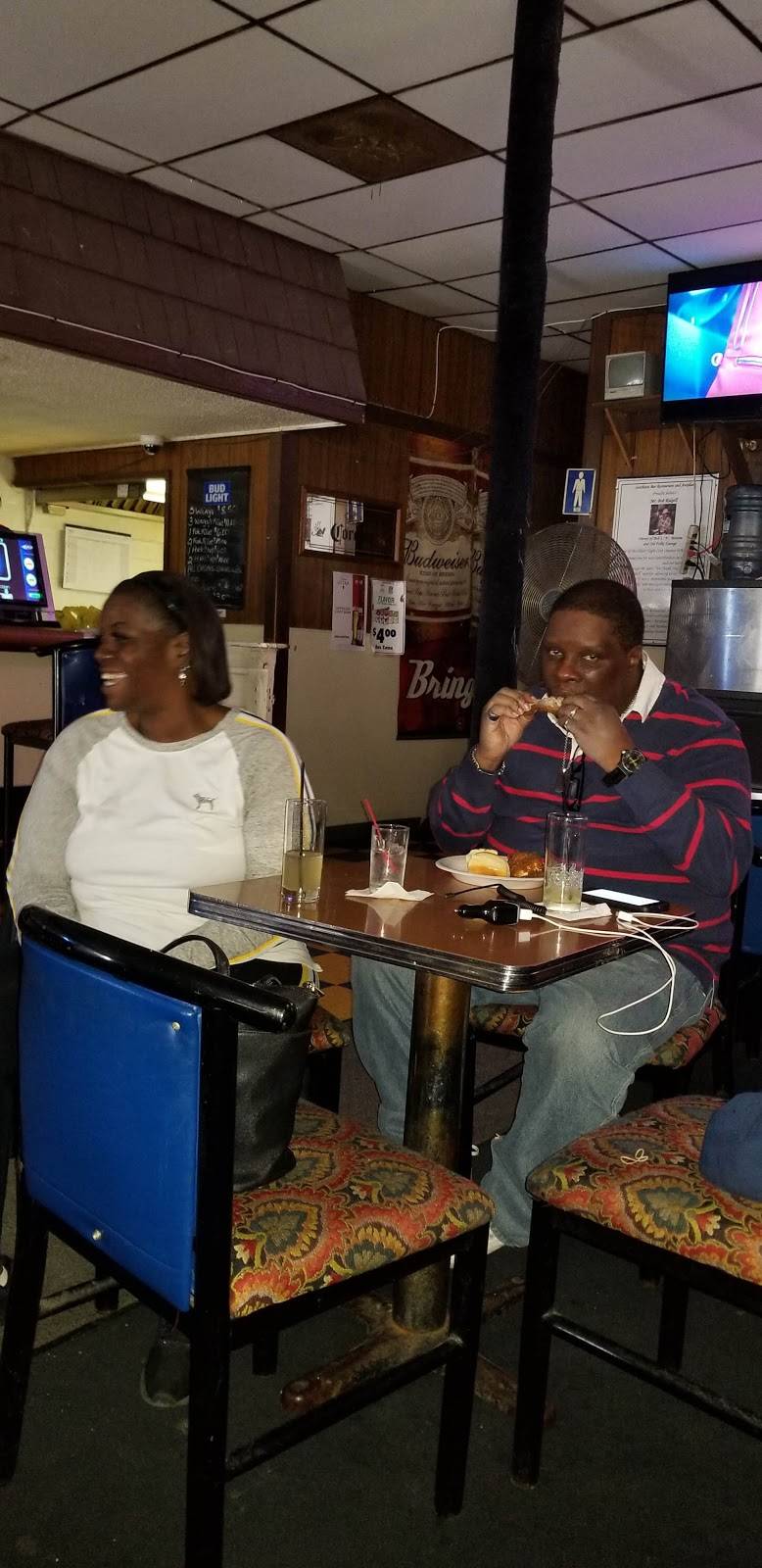 Bobs Bar & Grill | restaurant | 5709 Troost Ave, Kansas City, MO 64110, USA | 8165239111 OR +1 816-523-9111