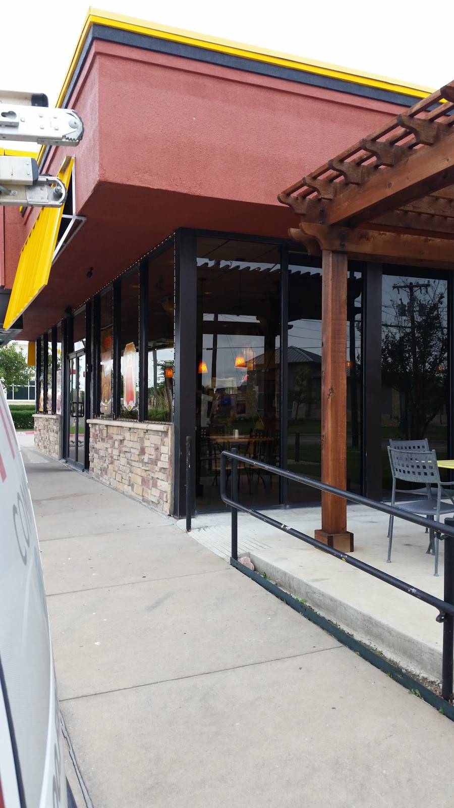 Golden Chick | meal takeaway | 501 South, TX-78, Wylie, TX 75098, USA | 9724422339 OR +1 972-442-2339