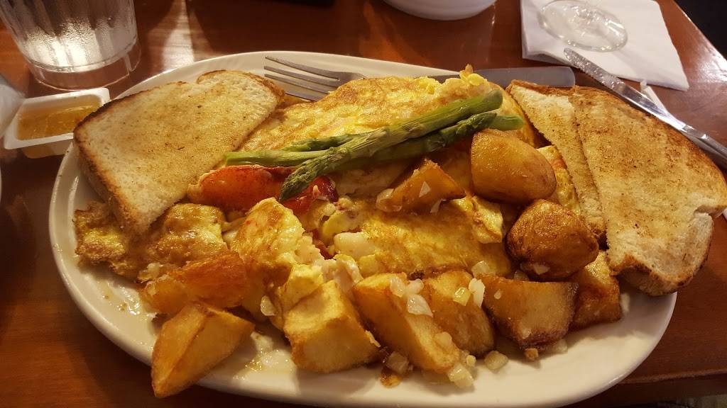 Linda Jeans Restaurant | restaurant | 25 Circuit Ave Circuit Avenue, Oak Bluffs, MA 02557, USA | 5086934093 OR +1 508-693-4093