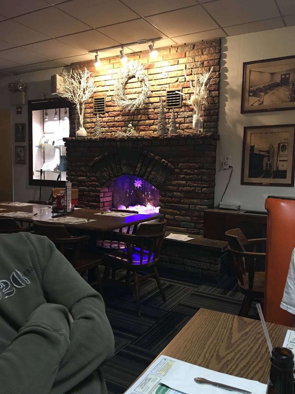 The Brass Rail | restaurant | 3015 Lehigh St, Allentown, PA 18103, USA | 6107971927 OR +1 610-797-1927