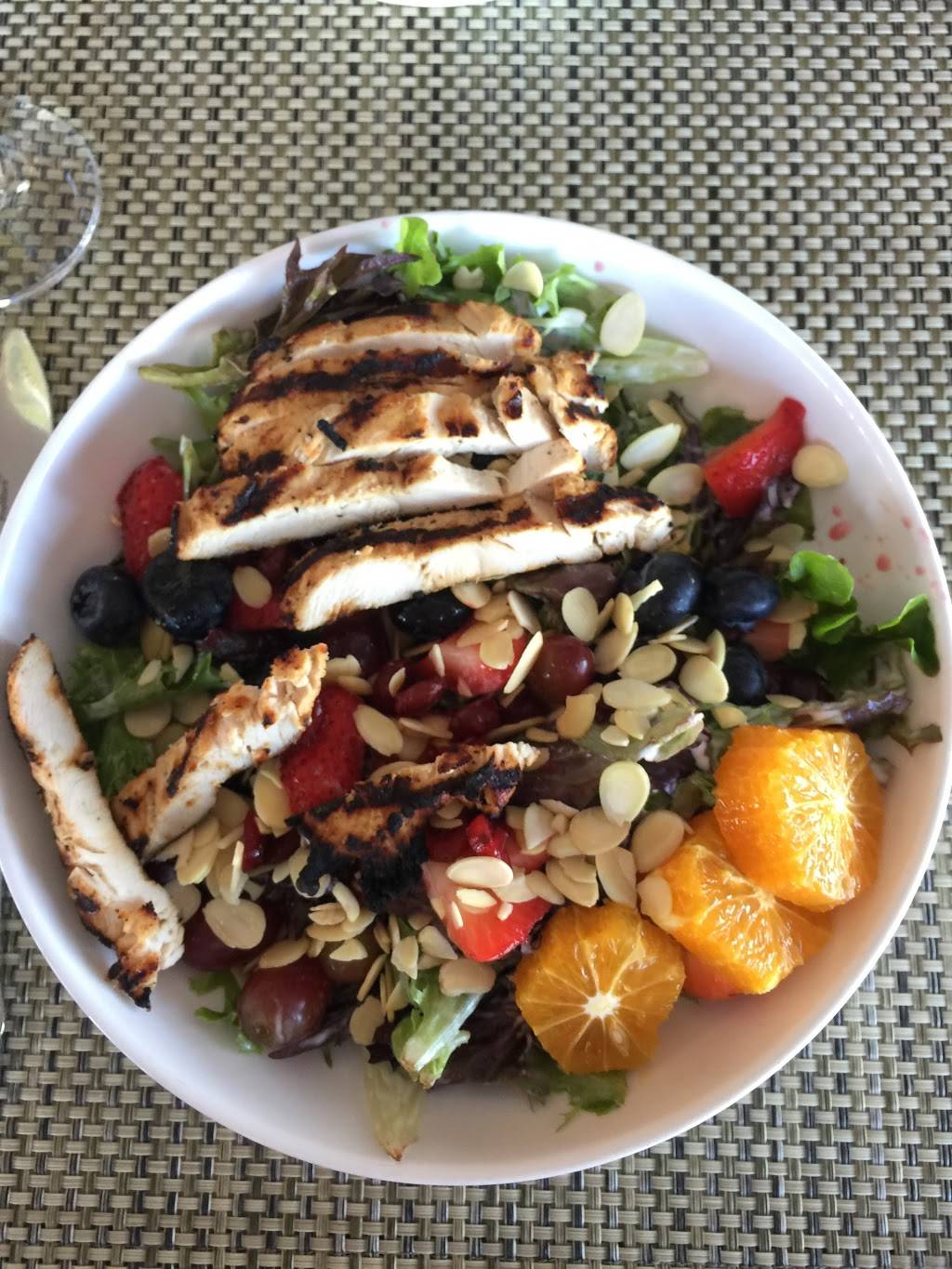 The Veranda | night club | 406 Main St, Red Wing, MN 55066, USA | 6513855544 OR +1 651-385-5544