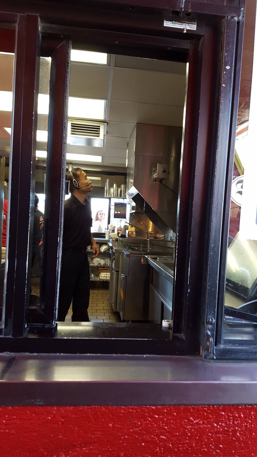 Wienerschnitzel | restaurant | 1130 Union Ave, Bakersfield, CA 93307, USA | 6613253055 OR +1 661-325-3055