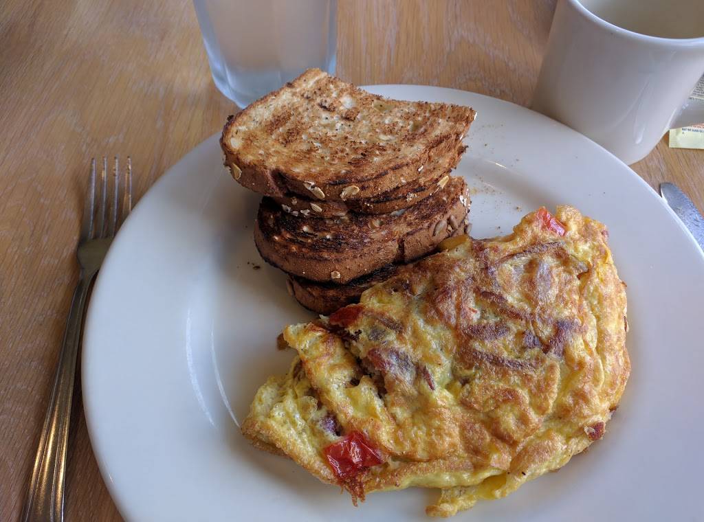 On A Roll Cafe And Catering | restaurant | 55 Pittsfield Rd, Lenox, MA 01240, USA | 4136379544 OR +1 413-637-9544