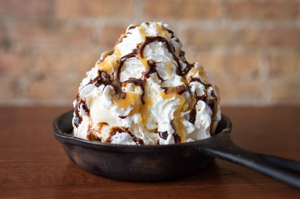 Candlelite Chicago | restaurant | 7452 N Western Ave, Chicago, IL 60645, USA | 7734650087 OR +1 773-465-0087