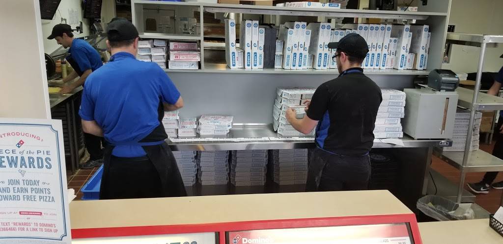 Dominos Pizza | meal delivery | 11408 Kingston Pike Ste 100, Knoxville, TN 37934, USA | 8656753030 OR +1 865-675-3030