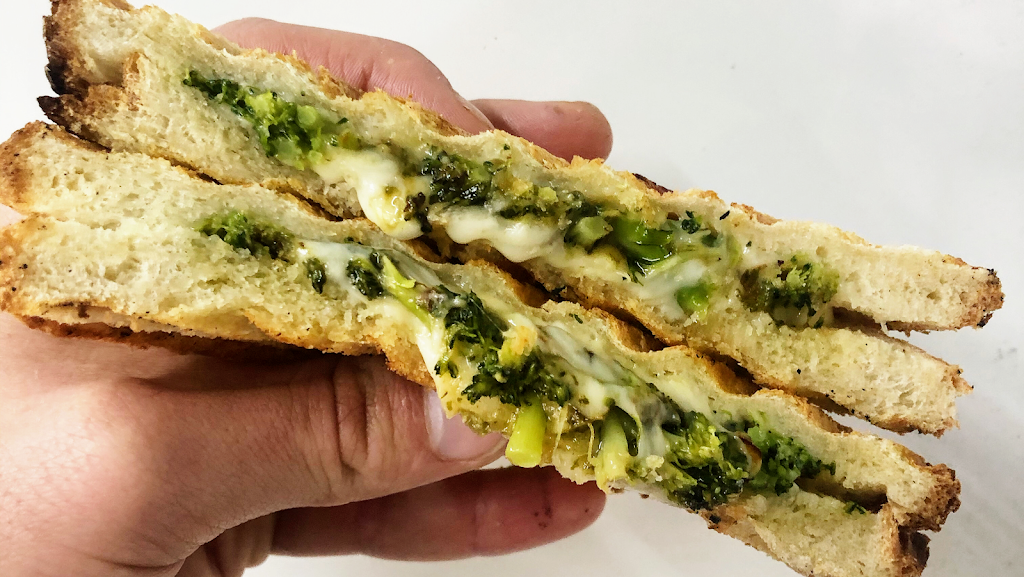 Cheese Louise | restaurant | 175 Kancamagus Hwy, Conway, NH 03818, USA | 6036628230 OR +1 603-662-8230