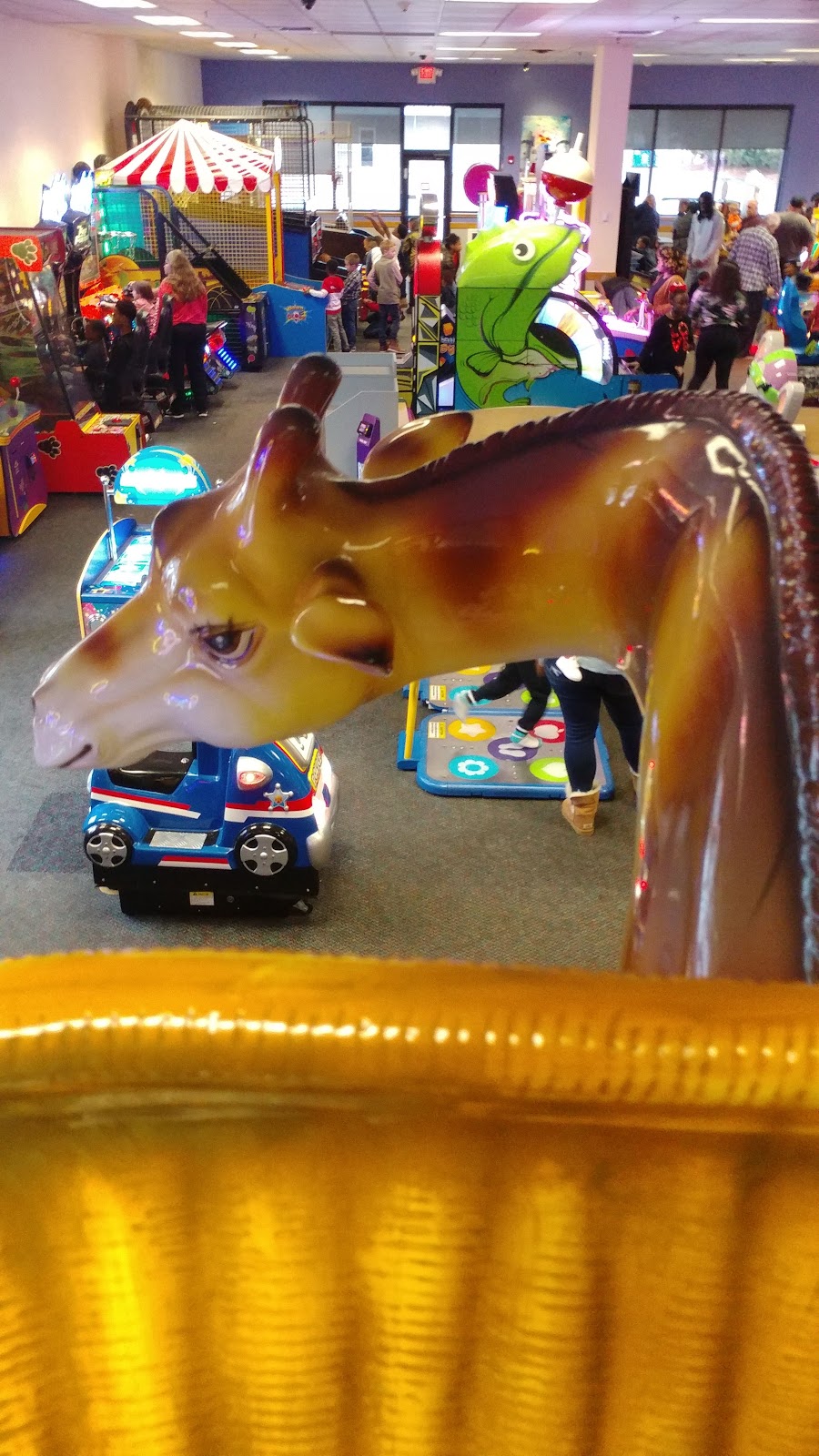 Chuck E. Cheese | restaurant | 710 Downtowner Loop W, Mobile, AL 36609, USA | 2513428142 OR +1 251-342-8142