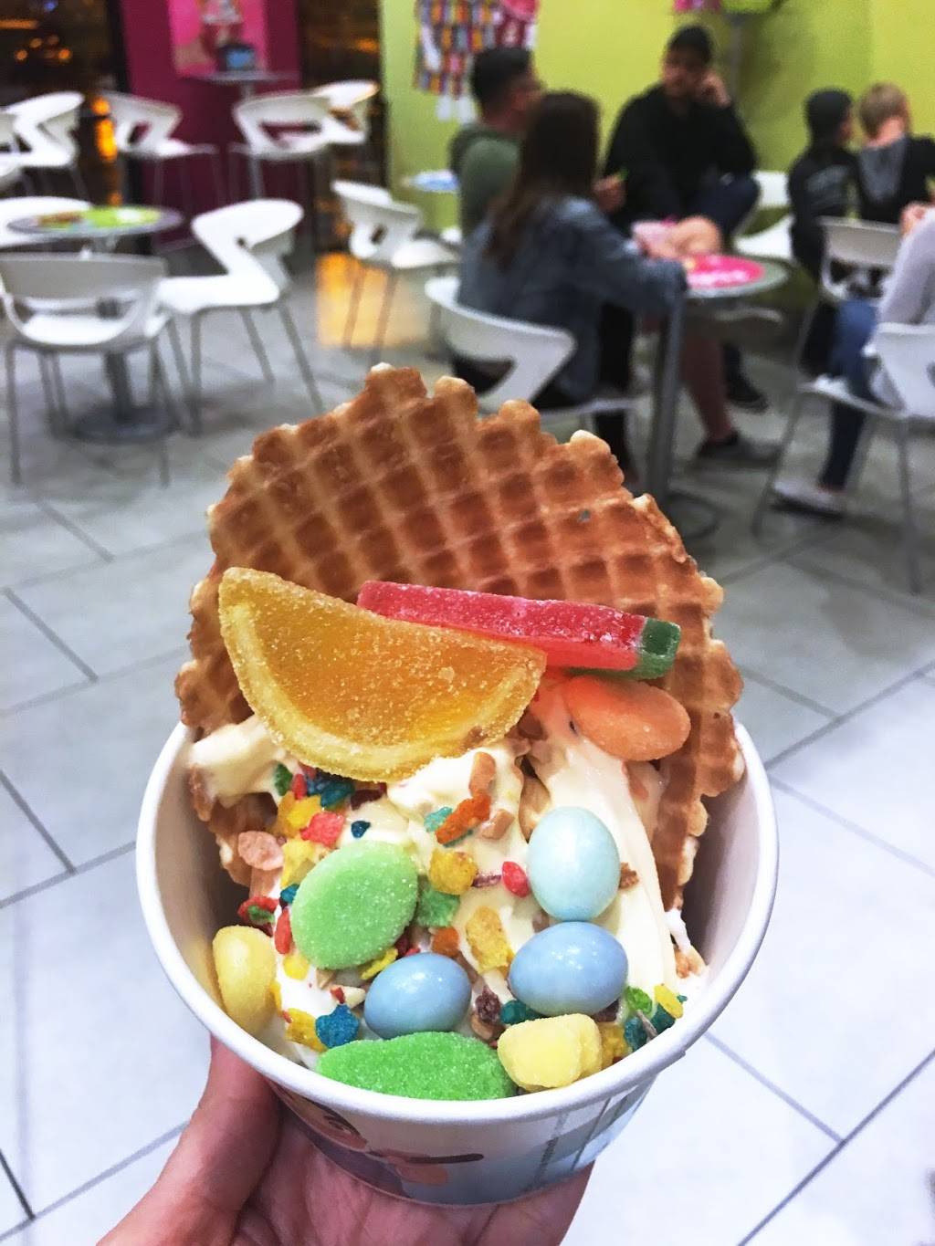 Menchies Frozen Yogurt | bakery | 32195 Temecula Pkwy Suite 102, Temecula, CA 92592, USA | 9513031600 OR +1 951-303-1600