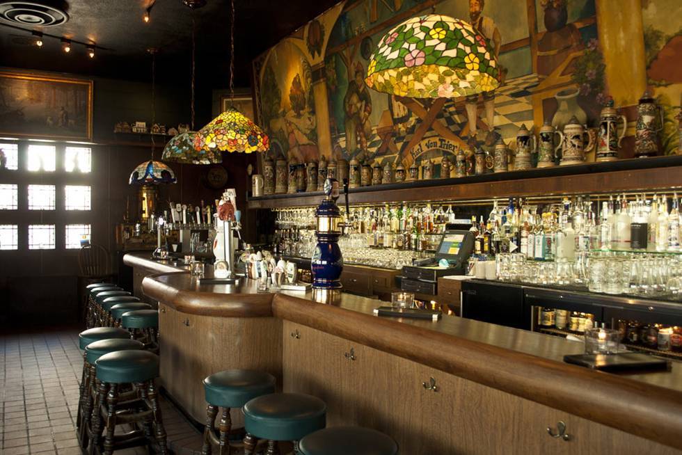 Von Trier | restaurant | 2235 N Farwell Ave, Milwaukee, WI 53202, USA | 4142721775 OR +1 414-272-1775