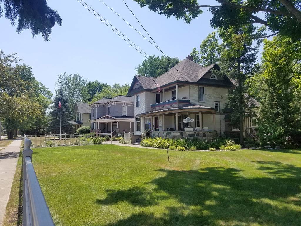 The Holly Vault | restaurant | 202 S Saginaw St, Holly, MI 48442, USA | 2487198332 OR +1 248-719-8332