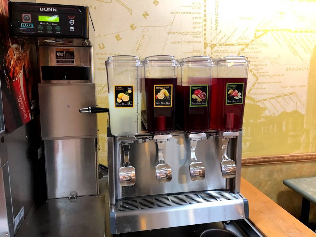 Subway | restaurant | 3909 N Richards St, Milwaukee, WI 53212, USA | 4144312833 OR +1 414-431-2833