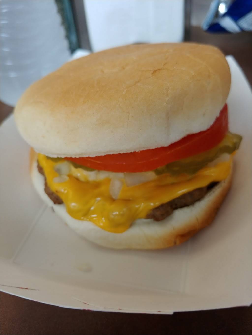 Pollys All American Grill | restaurant | 505 N Howe St, Southport, NC 28461, USA | 9104776411 OR +1 910-477-6411