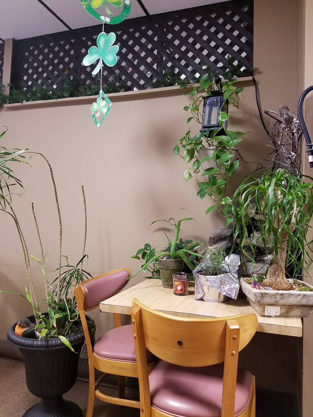 Zois Gyros Corner | restaurant | 1865 Broadway St, Cape Girardeau, MO 63701, USA | 5733391144 OR +1 573-339-1144