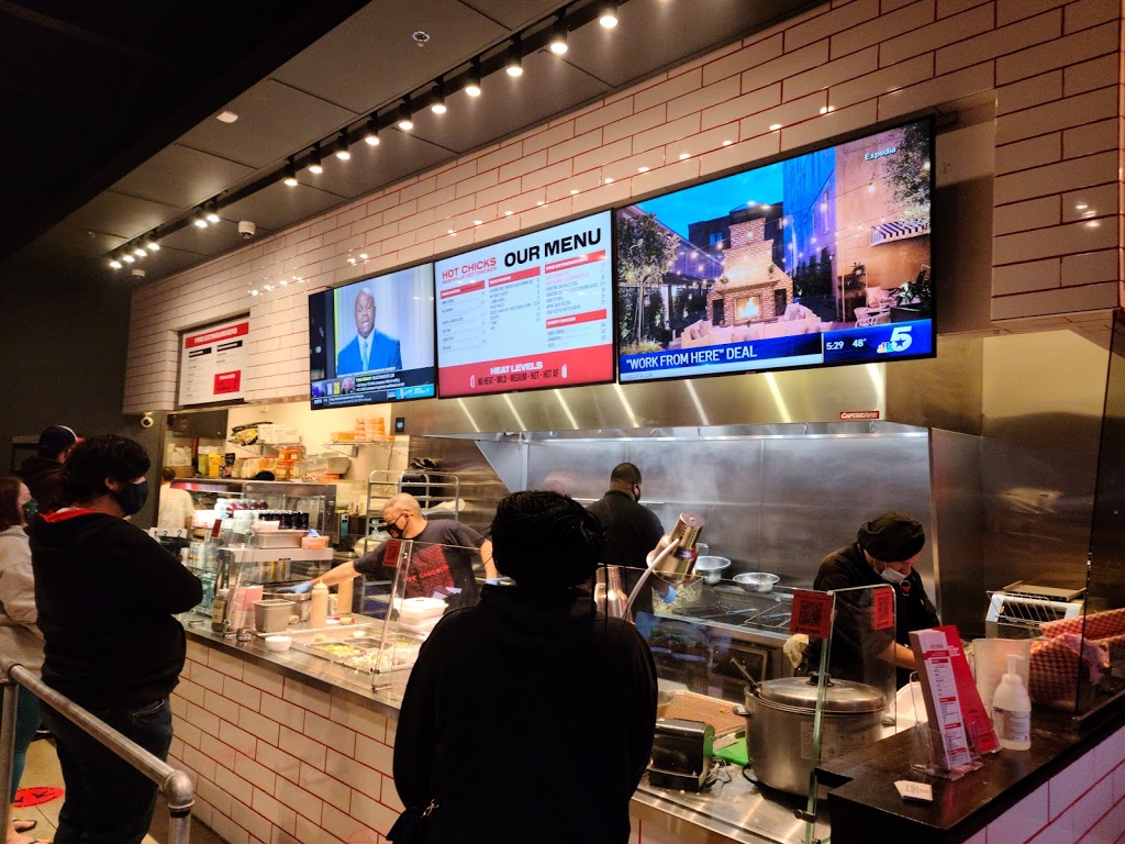 Hot Chicks Chicken | restaurant | 1885 Dallas Pkwy Suite 300, Plano, TX 75093, USA | 2147580310 OR +1 214-758-0310