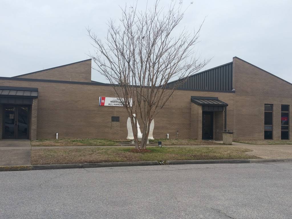 The Wheelhouse | restaurant | 4000 Coast Guard Blvd, Portsmouth, VA 23703, USA | 7574838761 OR +1 757-483-8761