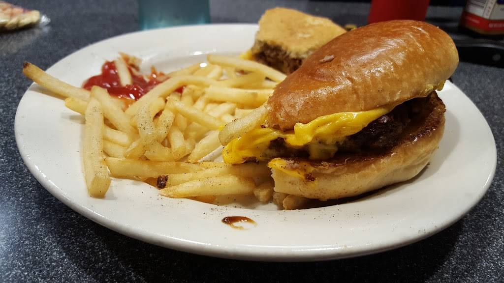 Steak n Shake | restaurant | 2900 S 3rd St, Terre Haute, IN 47802, USA | 8122350242 OR +1 812-235-0242