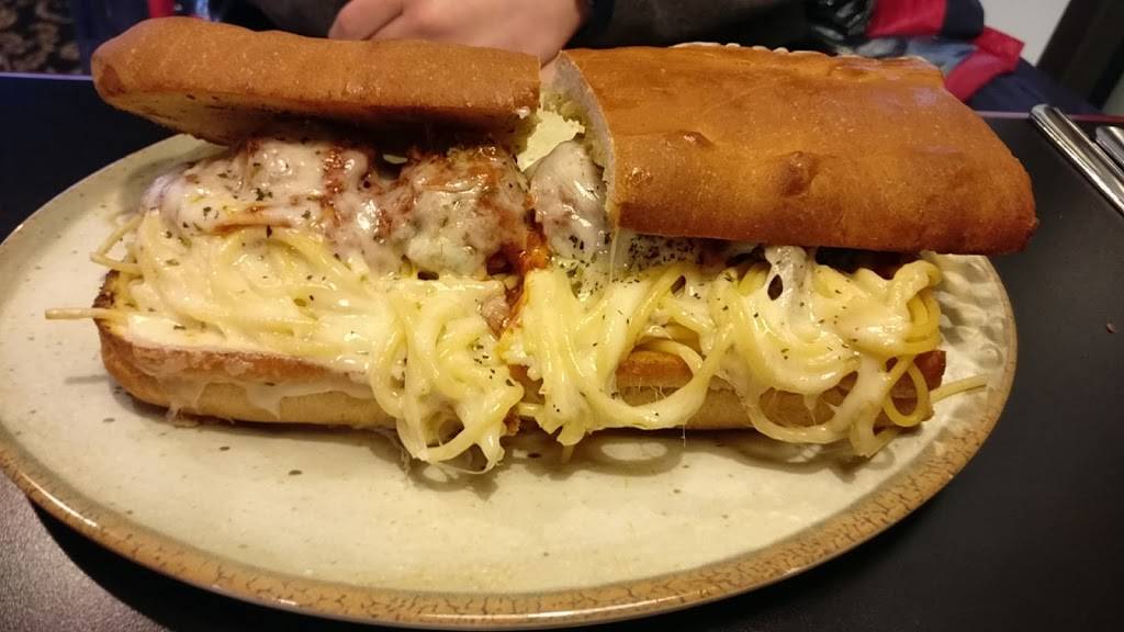 Italian House | restaurant | 1603 E Racine St, Janesville, WI 53545, USA | 6087542226 OR +1 608-754-2226