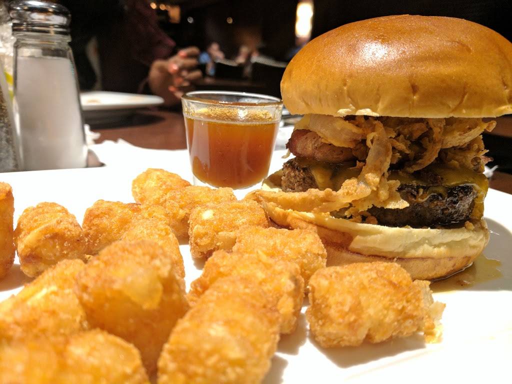 Bar Louie | night club | 675 U.S. Highway 1S Ste. 8, Iselin, NJ 08830, USA | 8482140010 OR +1 848-214-0010