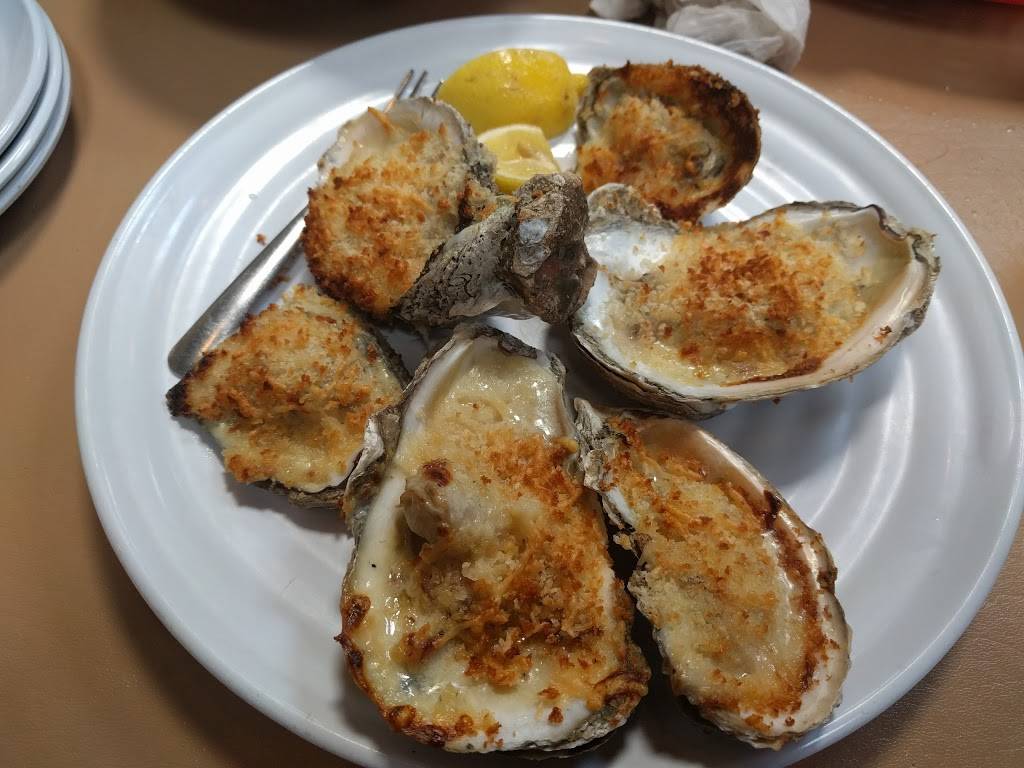 Iguanas Seafood Restaurant | restaurant | 303 Mallery St, St Simons, GA 31522, USA | 9126389650 OR +1 912-638-9650