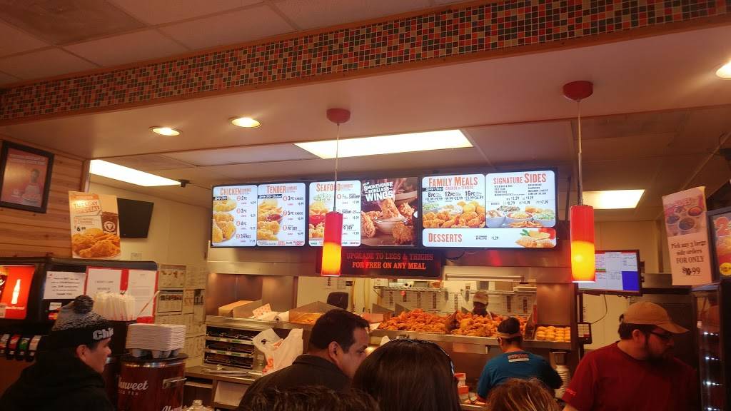 Popeyes Louisiana Kitchen | restaurant | 3352 W Lawrence Ave, Chicago, IL 60625, USA | 7735399289 OR +1 773-539-9289