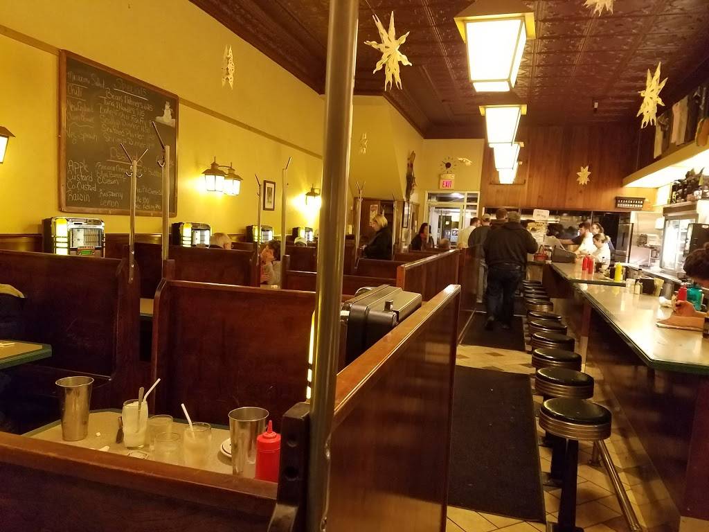 Texas Hot | restaurant | 132 N Main St, Wellsville, NY 14895, USA | 5855931400 OR +1 585-593-1400