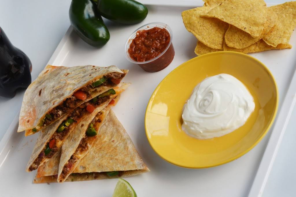 Restaurant Nachos | restaurant | 2949 Boulevard des Promenades, Sainte-Marthe-sur-le-Lac, QC J0N 1P0, Canada | 5796334455 OR +1 579-633-4455