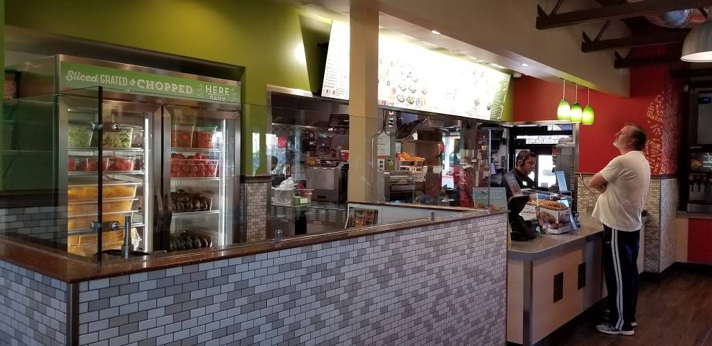 Del Taco | restaurant | 23781 El Toro Rd, Lake Forest, CA 92630, USA | 9495812254 OR +1 949-581-2254