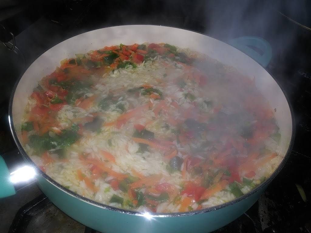 Pupuseria y Restaurante centroamericano. Victorias | restaurant | 8120 Avalon Blvd, Los Angeles, CA 90003, USA | 3232392523 OR +1 323-239-2523