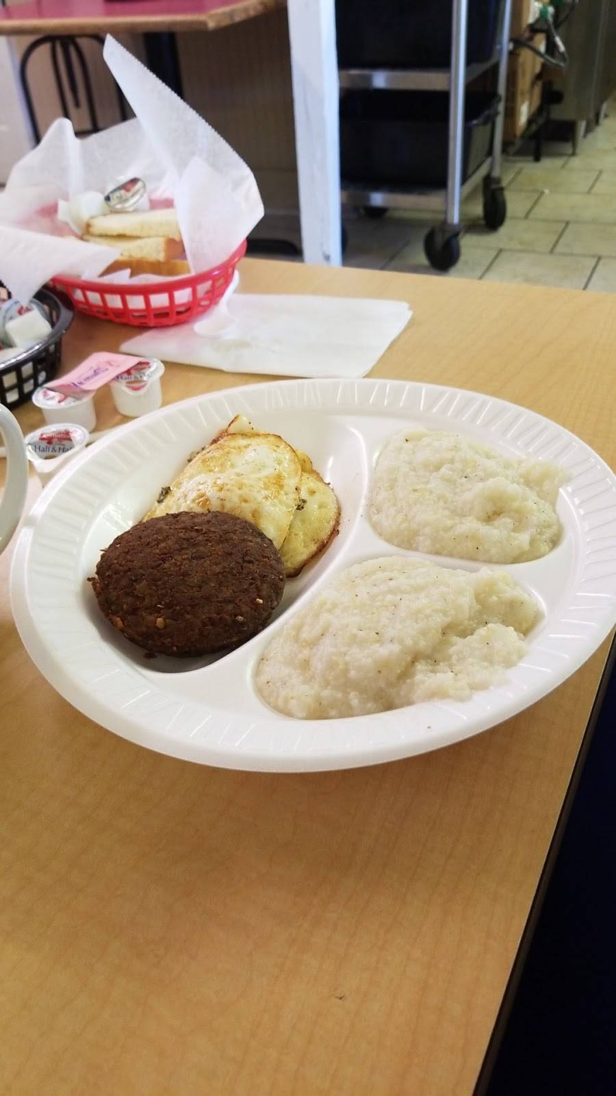 Millies Hot Dogs | meal takeaway | 109 S Brightleaf Blvd, Smithfield, NC 27577, USA | 9199897863 OR +1 919-989-7863